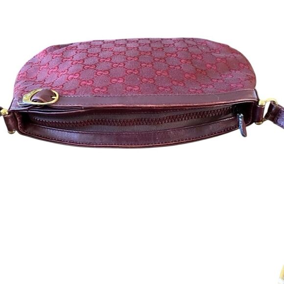 Authenticated Vintage Gucci GG Logo Burgundy/Wine Crossbody Shoulder Bag. COA. - Picture 6 of 16